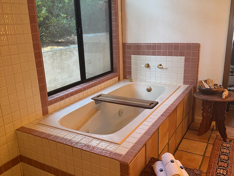 4089 Sunset Ln — Photo 2