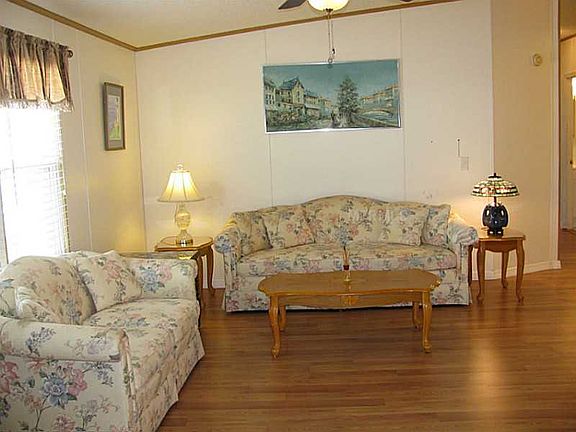5th image of 16838 Harley St