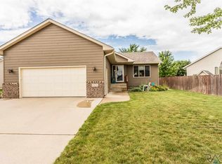 3121 S Harmony Ct, Sioux Falls, SD 57110