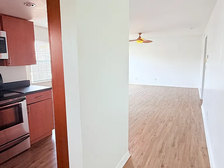 1000 S Semoran Blvd — Photo 11