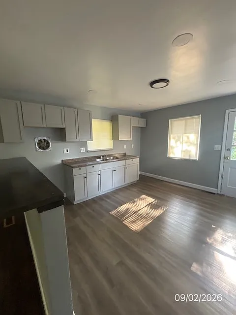 4 bed, 3.5 bath, 1402 sqft, $2,300 — Photo 4