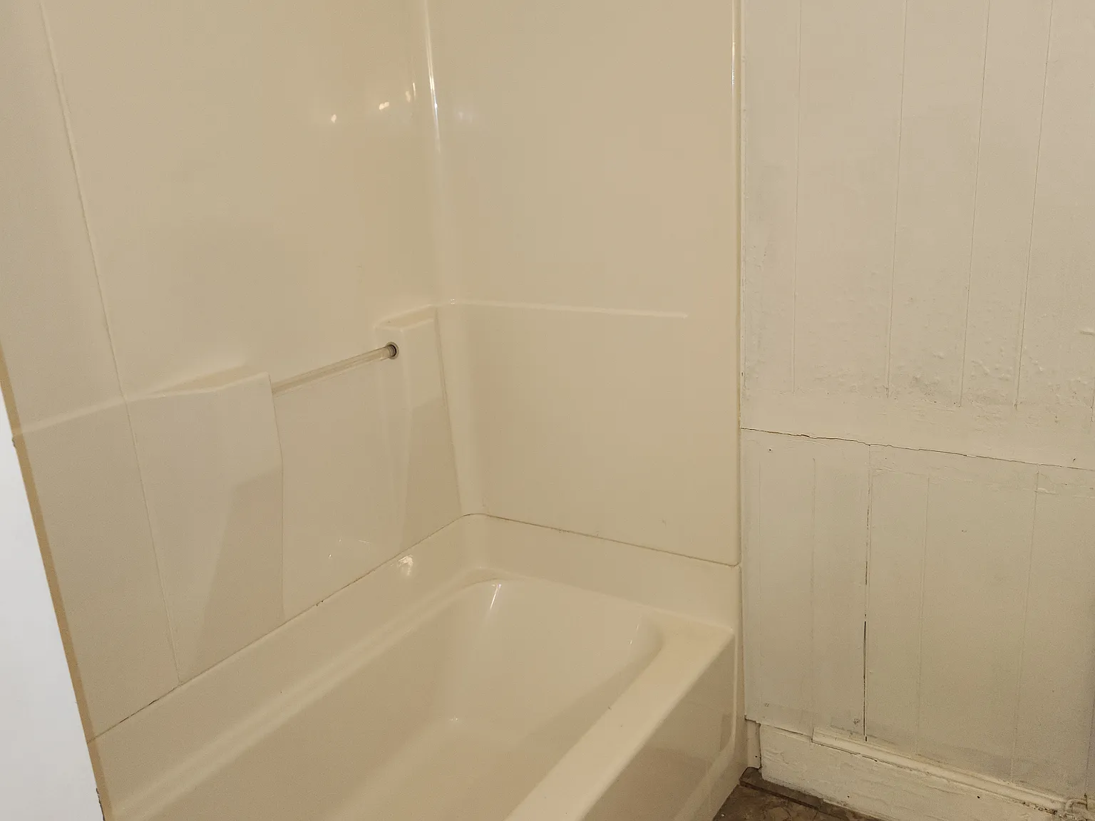 3 bed, 1400 sqft, $1,250 — Photo 3