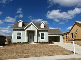 621 Shropshire Dr, Auburn, AL 36832