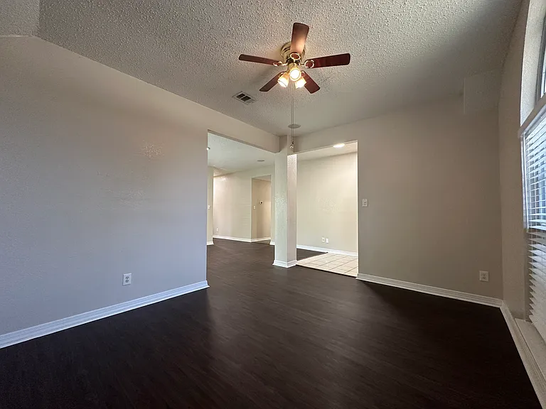 8399 Biscayne St — Photo 4