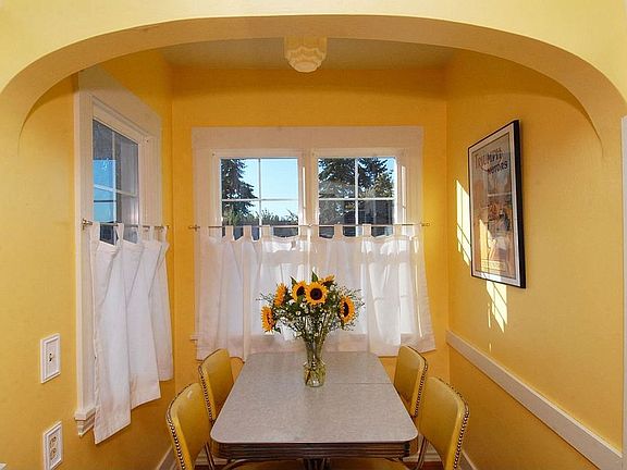 Breakfast Nook