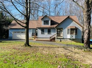 11059 Fernway Dr, Mantua, OH 44255