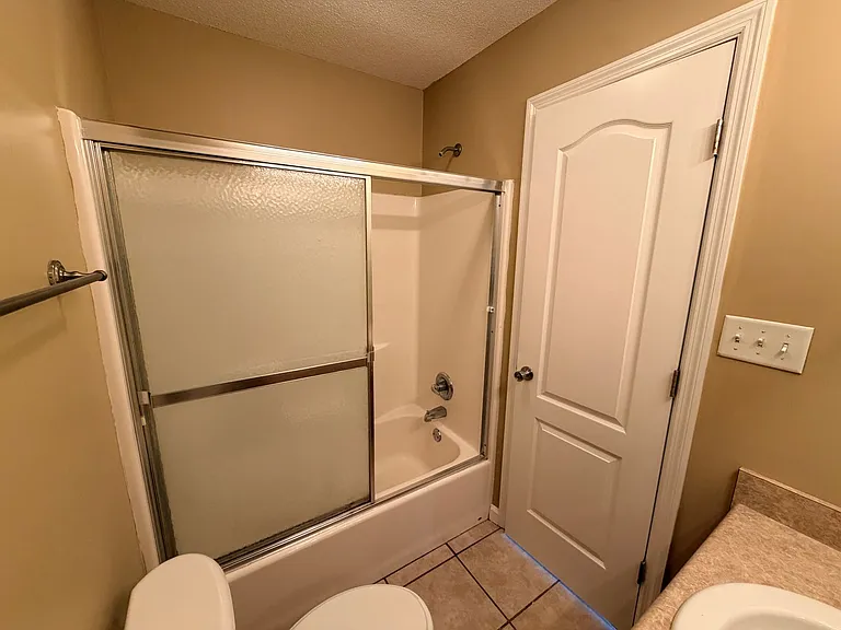 2705 Pineview Dr #A — Photo 16