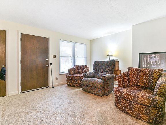 5th image of 77-79 Sunnyside Ln
