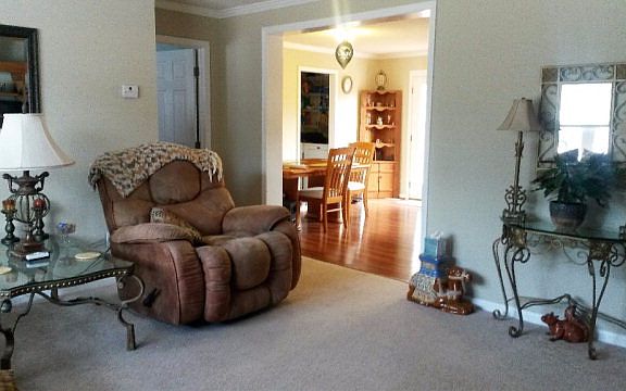 3rd image of 104 Stoney Ct