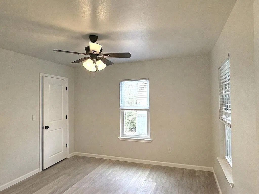 3 bed, 1.0 bath, 1000 sqft, $1,995 — Photo 4