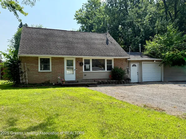 5927 Hughes Rd, Lansing, MI 48911