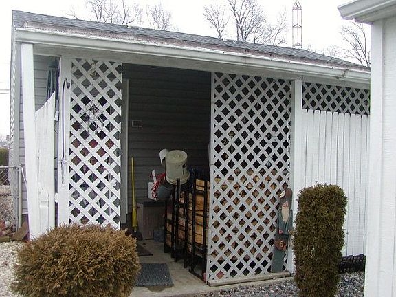 3rd image of 90 Shelby Ave