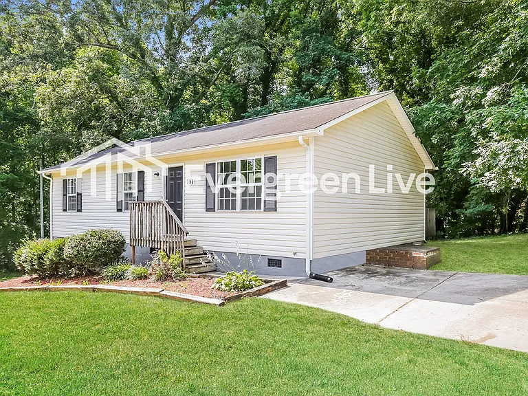 707 Grand St — Photo 2