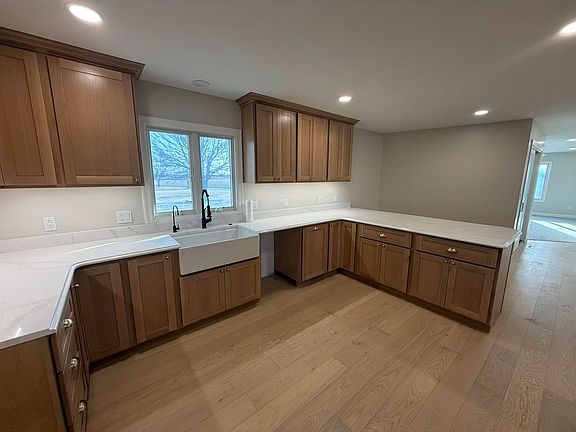 2nd image of 104 Eves Dr