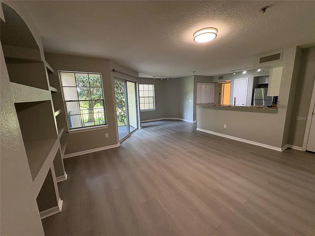 2 bed, 2.0 bath, 1133 sqft, $1,799 — Photo 3
