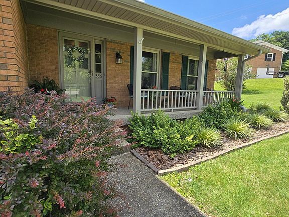 3rd image of 386 Coldstream Dr