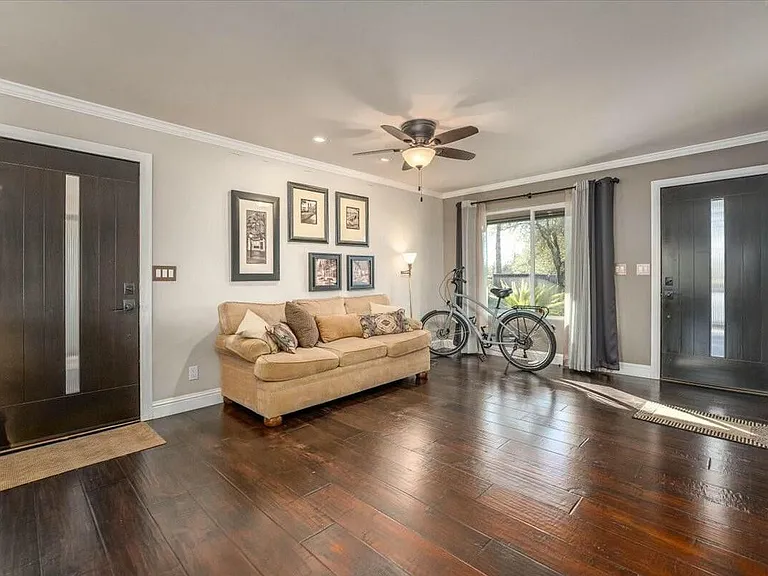 155 Village Dr — Photo 3