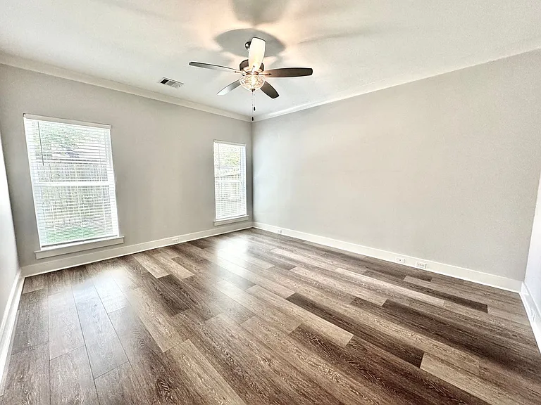 17530 Comfort Blvd — Photo 7