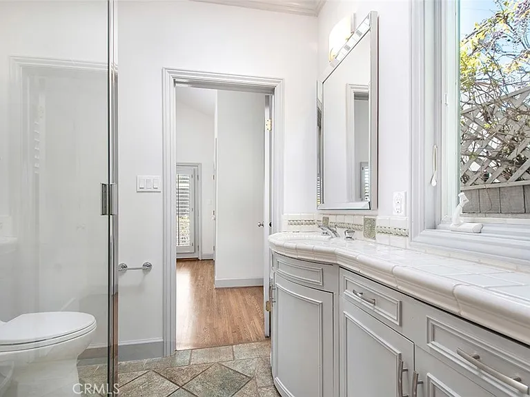 8848 Ashcroft Ave — Photo 19