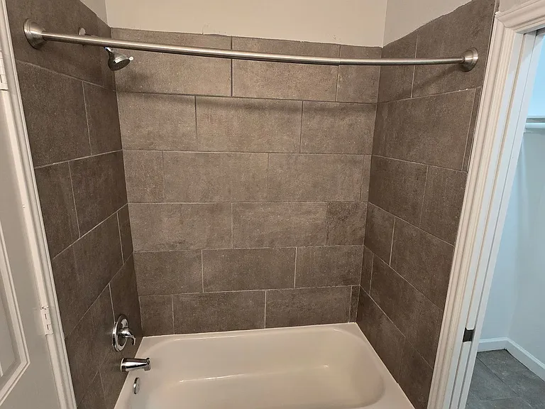 503 W Kings Hwy — Photo 20