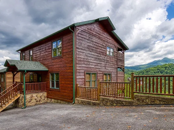 816 Resort Way, Gatlinburg, TN 37738