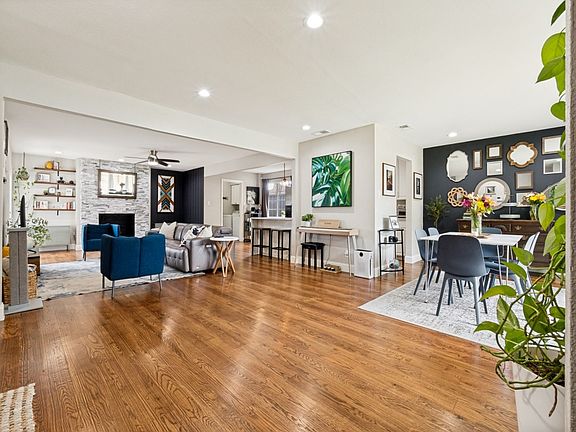3rd image of 2804 Sharpview Ln