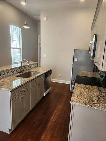 2127 Franklin Ct — Photo 4