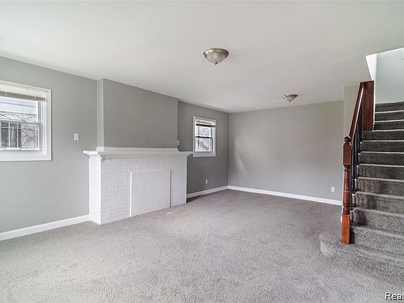 4th image of 13135 Washburn St