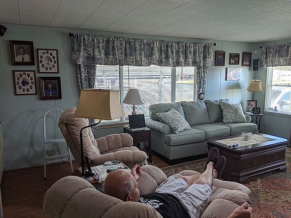 5th image of 83 Parson Dr