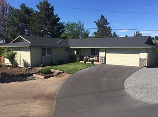 597 SW 27th St, Redmond, OR 97756