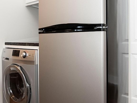 4th image of 646-48 W Roscoe St #646-3N