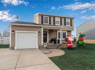 96 Martinique Dr, Buffalo, NY 14227