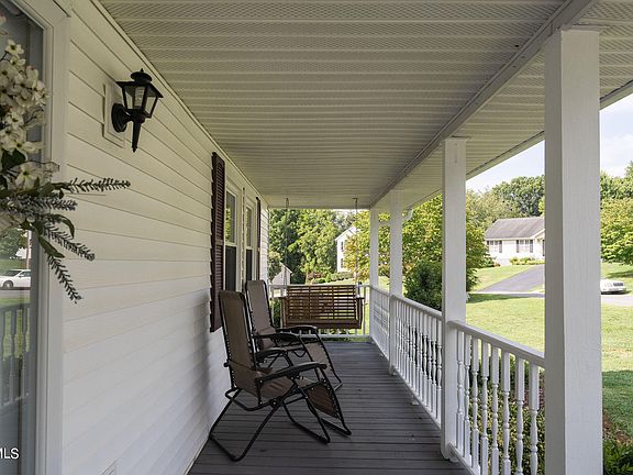 4th image of 4134 Bradford Ln