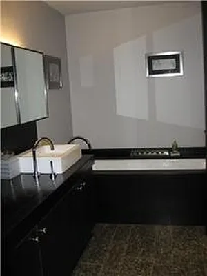 Rented by R New York | media 69