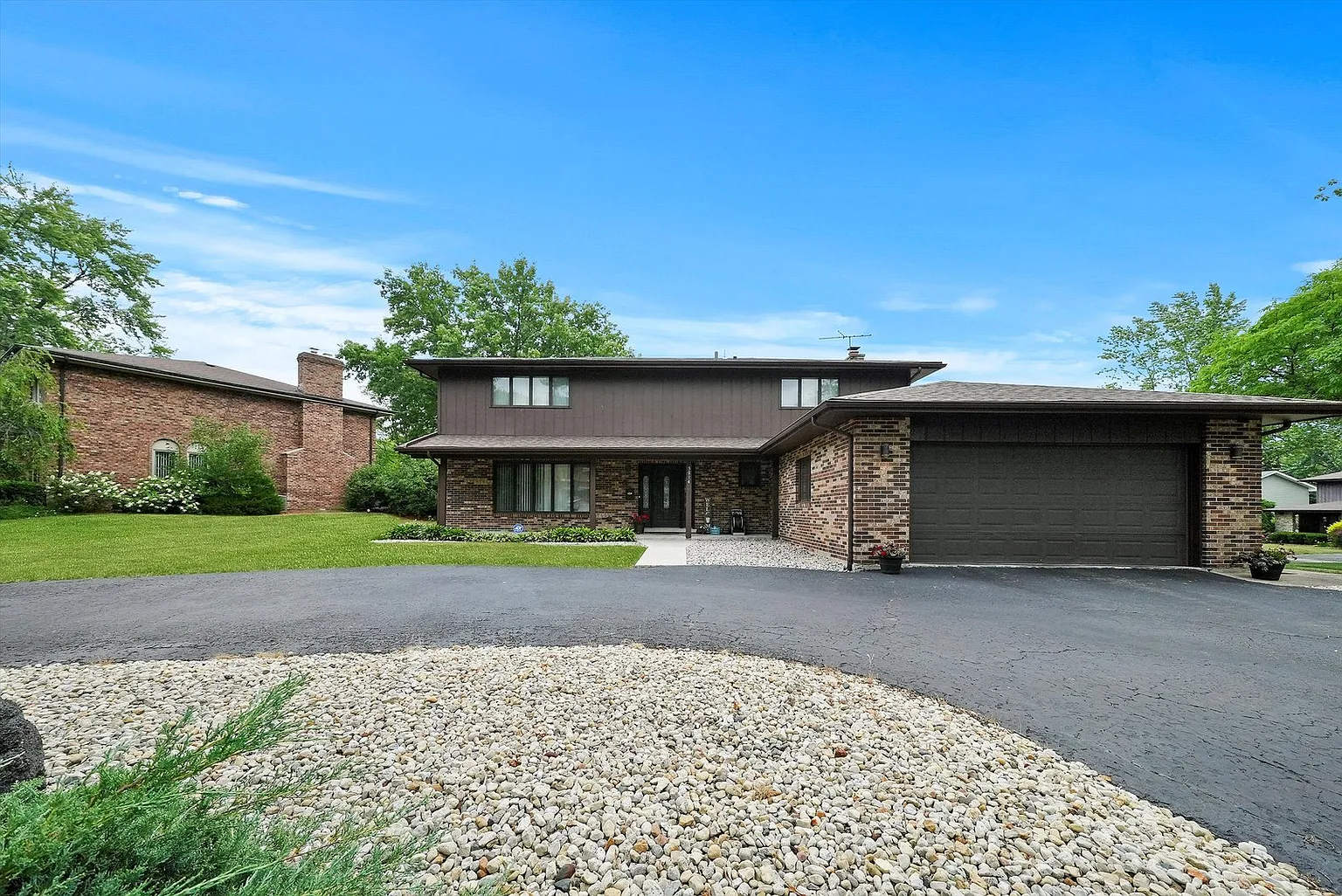 3014 Macheath Cres photo 1