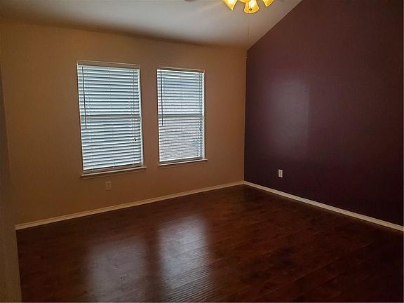 5th image of 305 Grassy Creek Dr