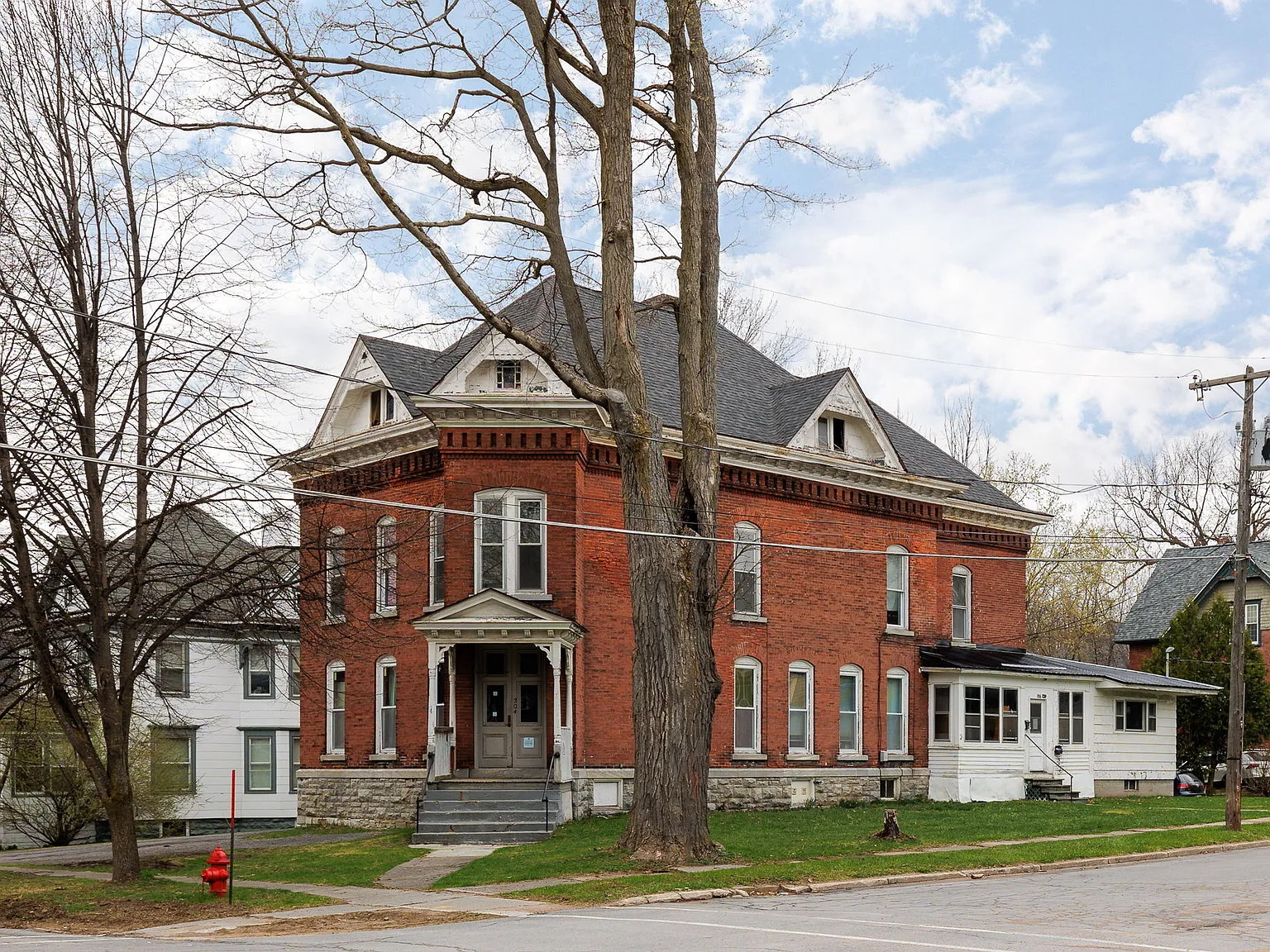 607 Budd Street — Photo 1