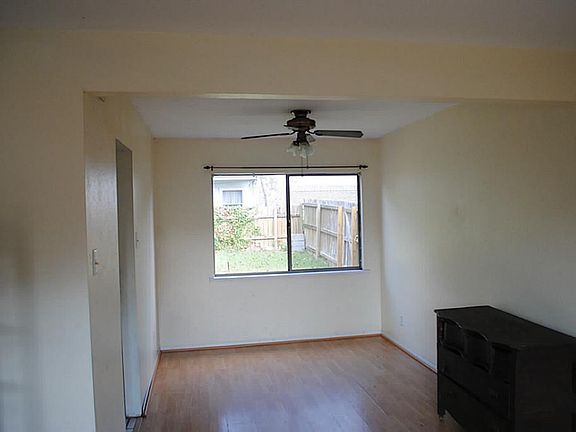 4th image of 603 Hillside Dr
