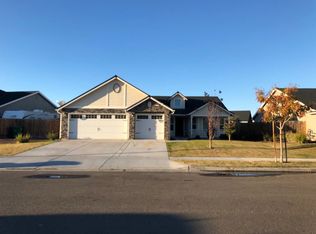 2834 Tamarack Ave, Sanger, CA 93657