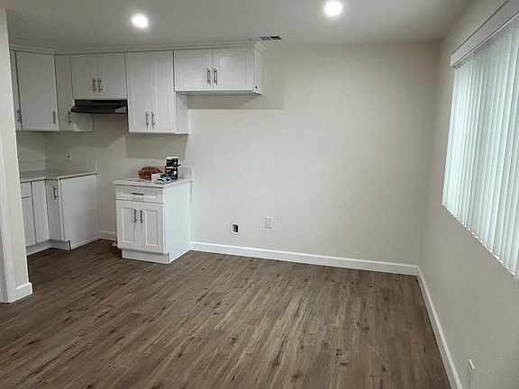 3rd image of 10620 S Grevillea Ave #10616