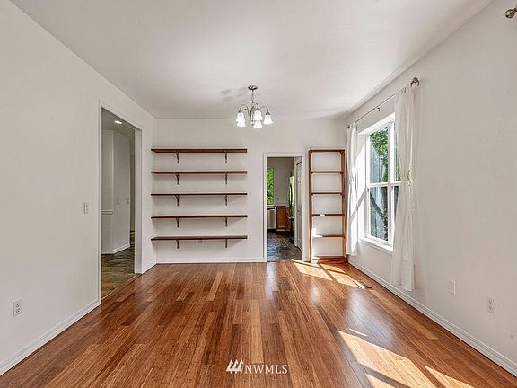 4th image of 214 Salmonberry Ln