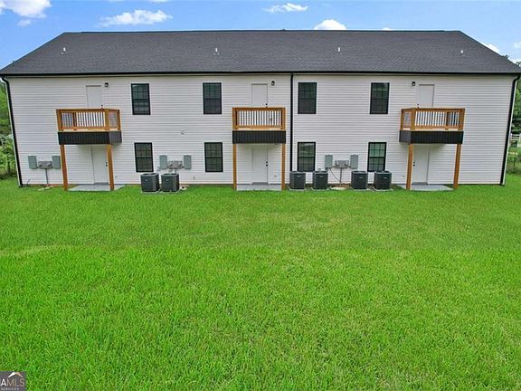 5th image of 609 B South Camellia Blvd