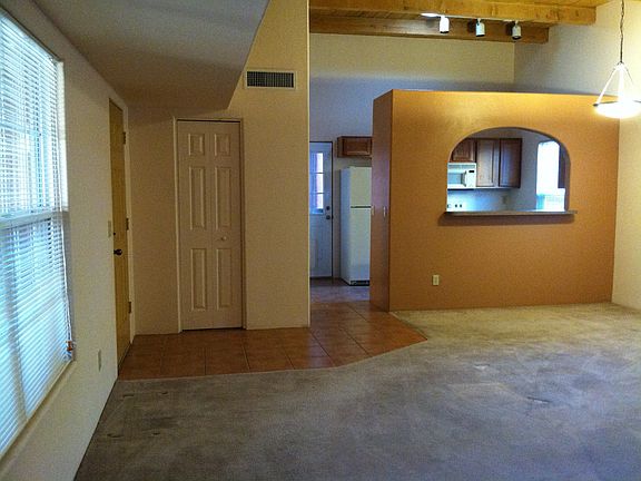Kitchen Entrance & Hallway