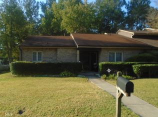 1529 Circlestone Dr, Stone Mountain, GA 30088