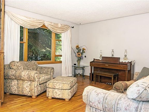 5th image of 2938 Belvedere Dr