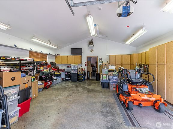 3rd image of 570 E Budd Drive