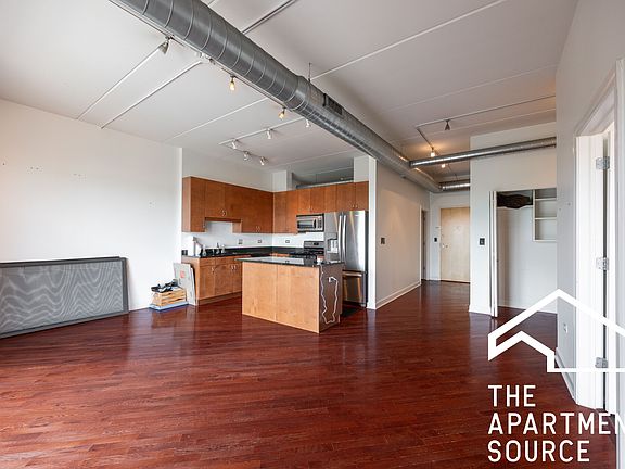 2nd image of 3125 W Fullerton Ave APT 412