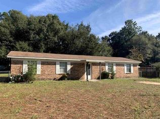 5870 Cedar Tree Dr, Milton, FL 32570