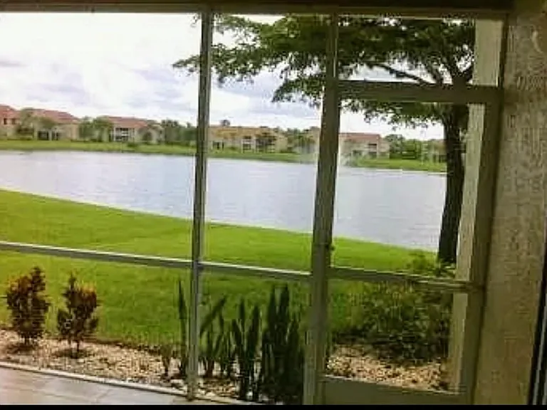 6560 Huntington Lakes Cir #101 — Photo 54