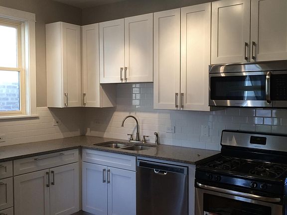 2nd image of 3644 N Oakley Ave #2
